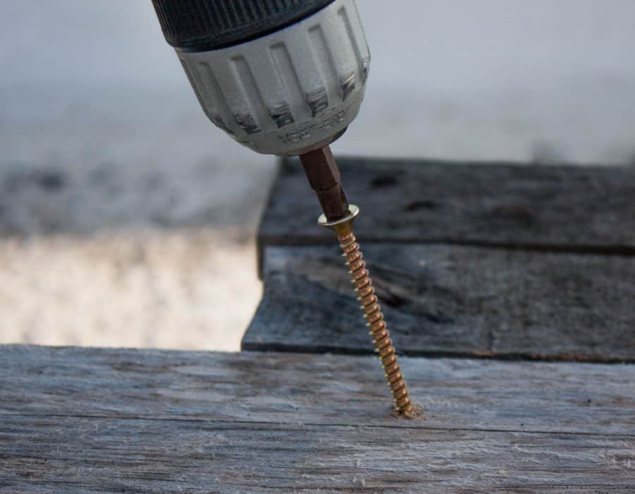 Drill screwing in a screw