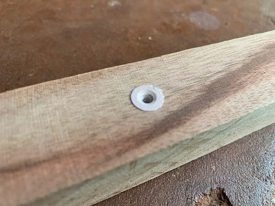 Can wood filler hold a screw