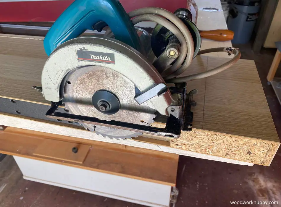 Cutting ikea floating shelves with circular saw