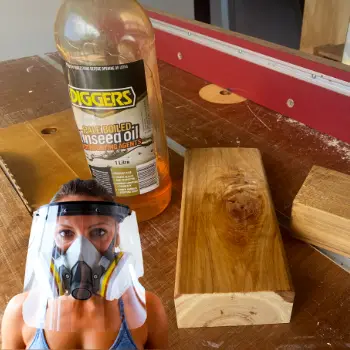 Does Linseed Oil Smell? We Tested It